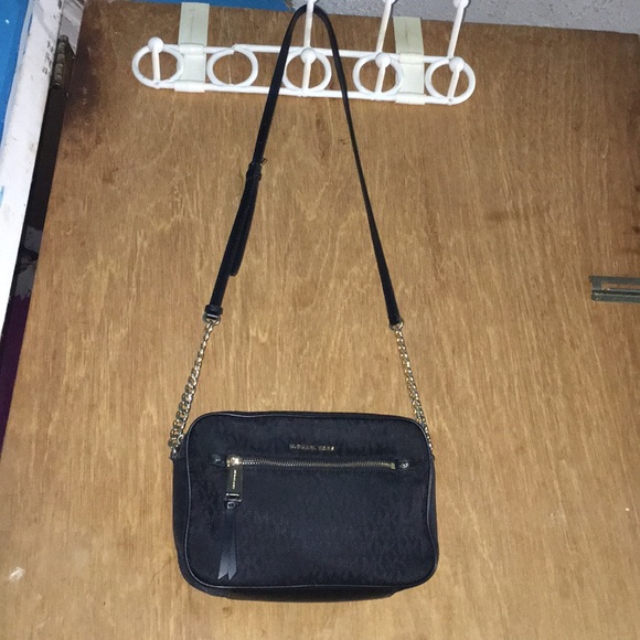 Michael Kors purse - Picture 1 of 4